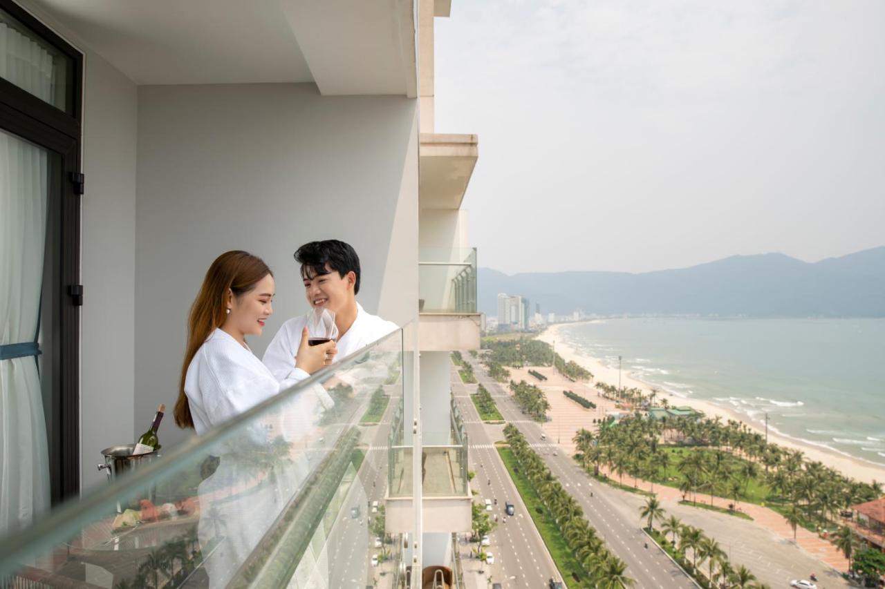 Canvas Danang Beach Hotel Exterior foto