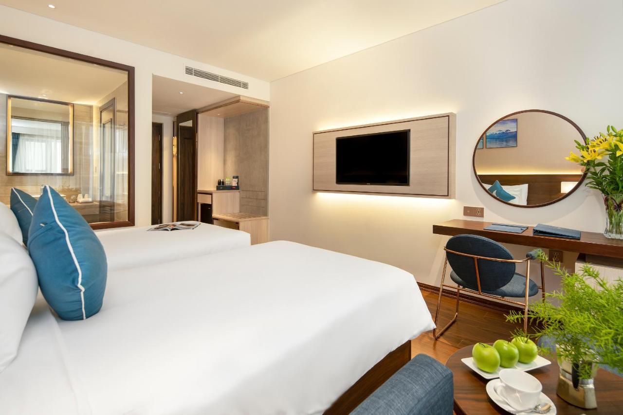 Canvas Danang Beach Hotel Exterior foto