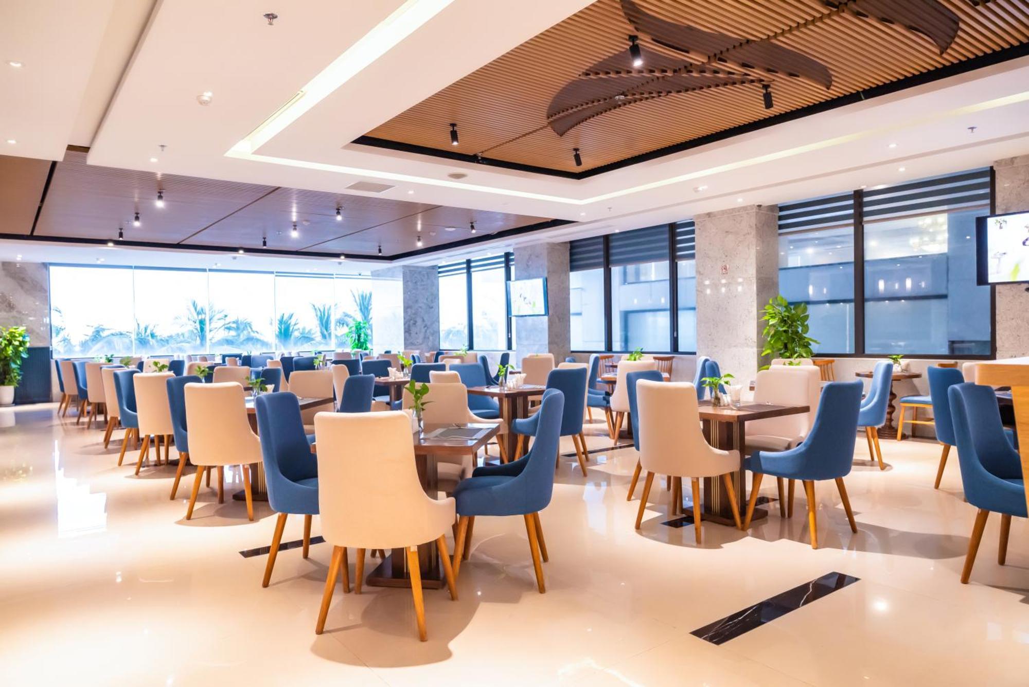 Canvas Danang Beach Hotel Exterior foto