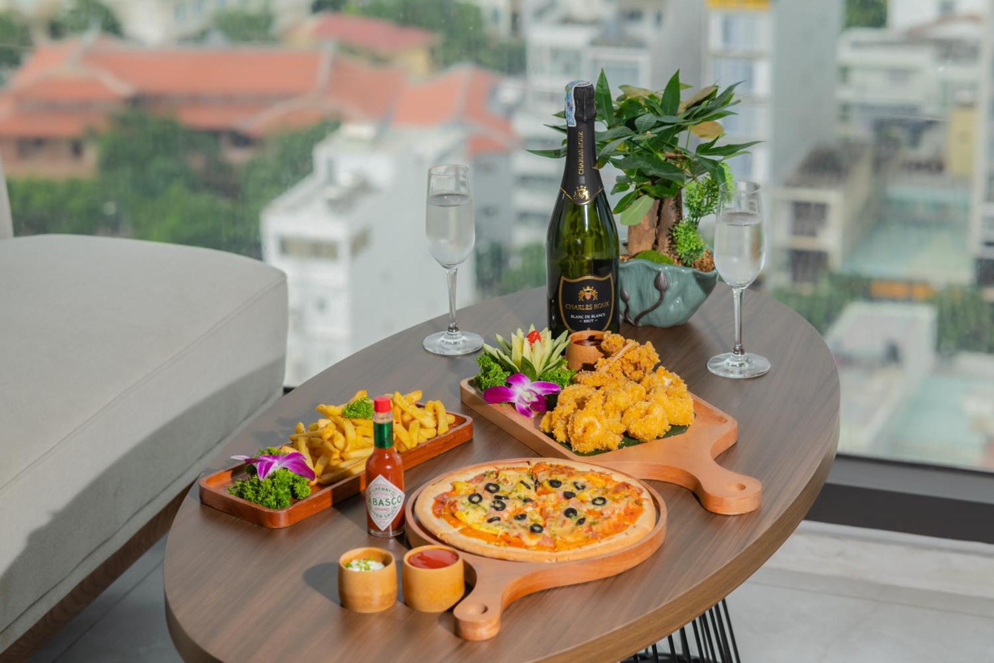 Canvas Danang Beach Hotel Exterior foto