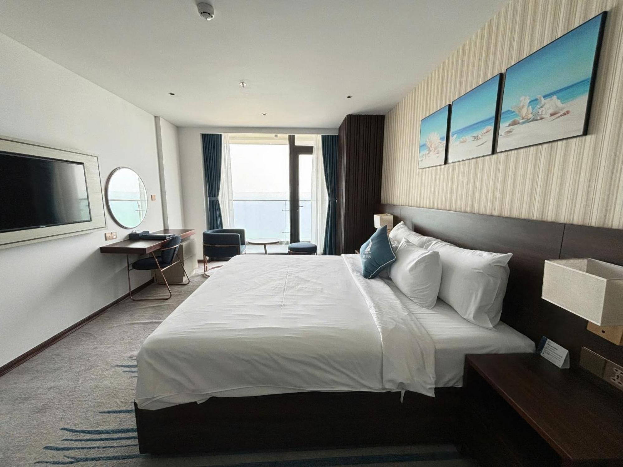 Canvas Danang Beach Hotel Exterior foto