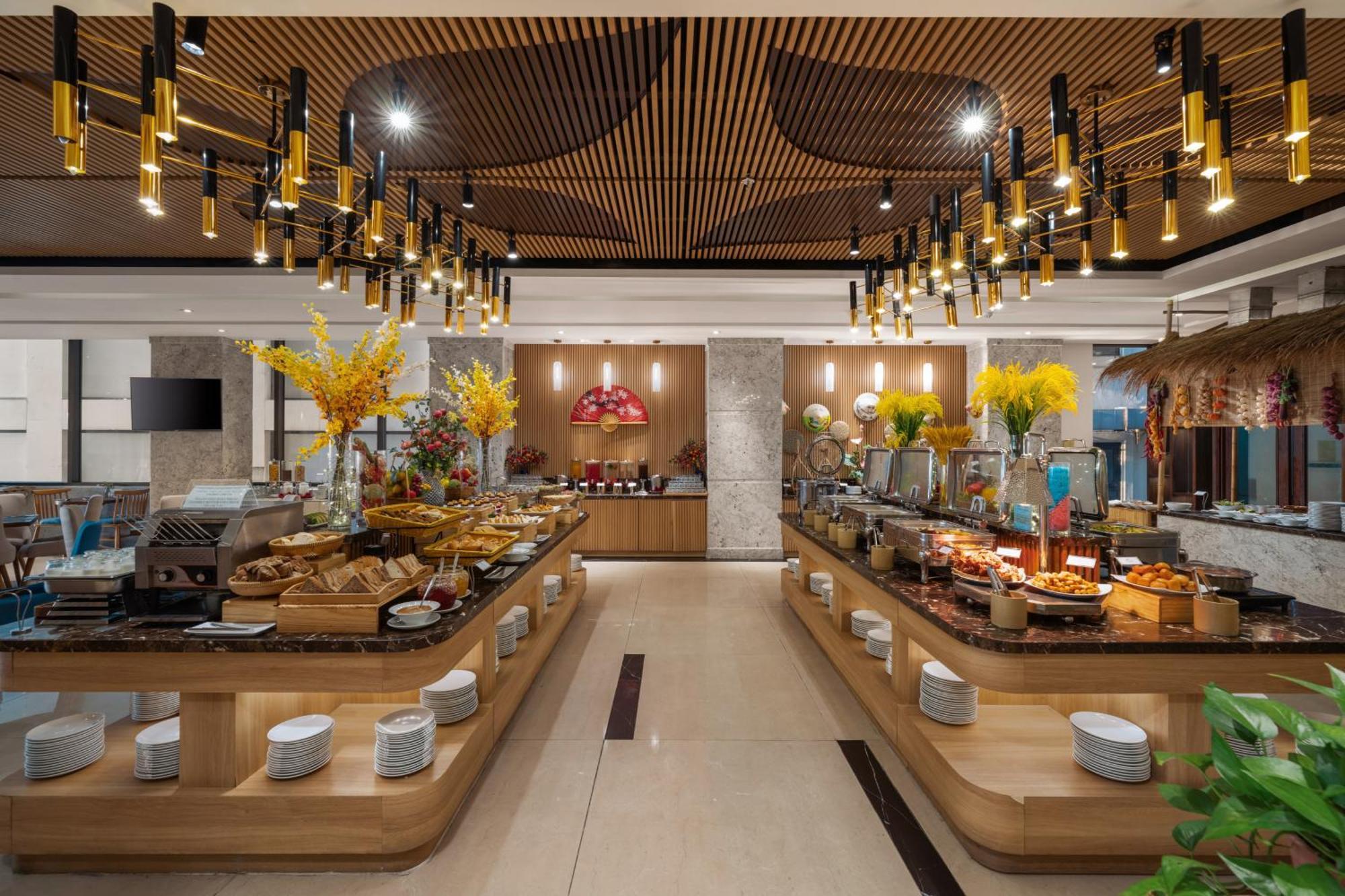 Canvas Danang Beach Hotel Exterior foto
