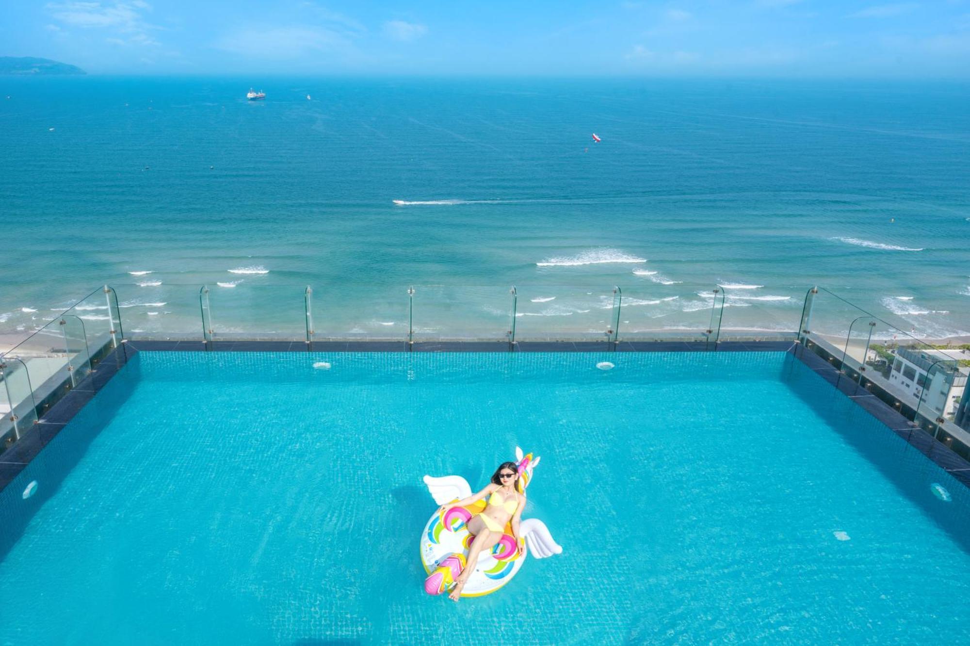 Canvas Danang Beach Hotel Exterior foto